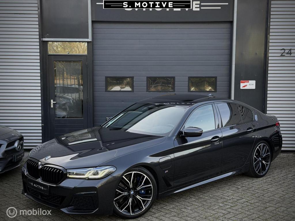 BMW 5-serie 545e xDrive M-Sport Lazer, Memory, Vol, Leder, P, Automaat, Gebruikt, Zwart, 394 pk