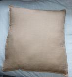 Ikea linnen kussen 65x65 beige/goud - zo goed als nieuw, Ophalen of Verzenden, Zo goed als nieuw, Beige, Vierkant