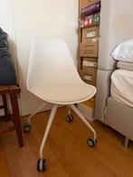 Witte stoel met wieltjes, Kunststof, Gebruikt, Wit, Ophalen of Verzenden