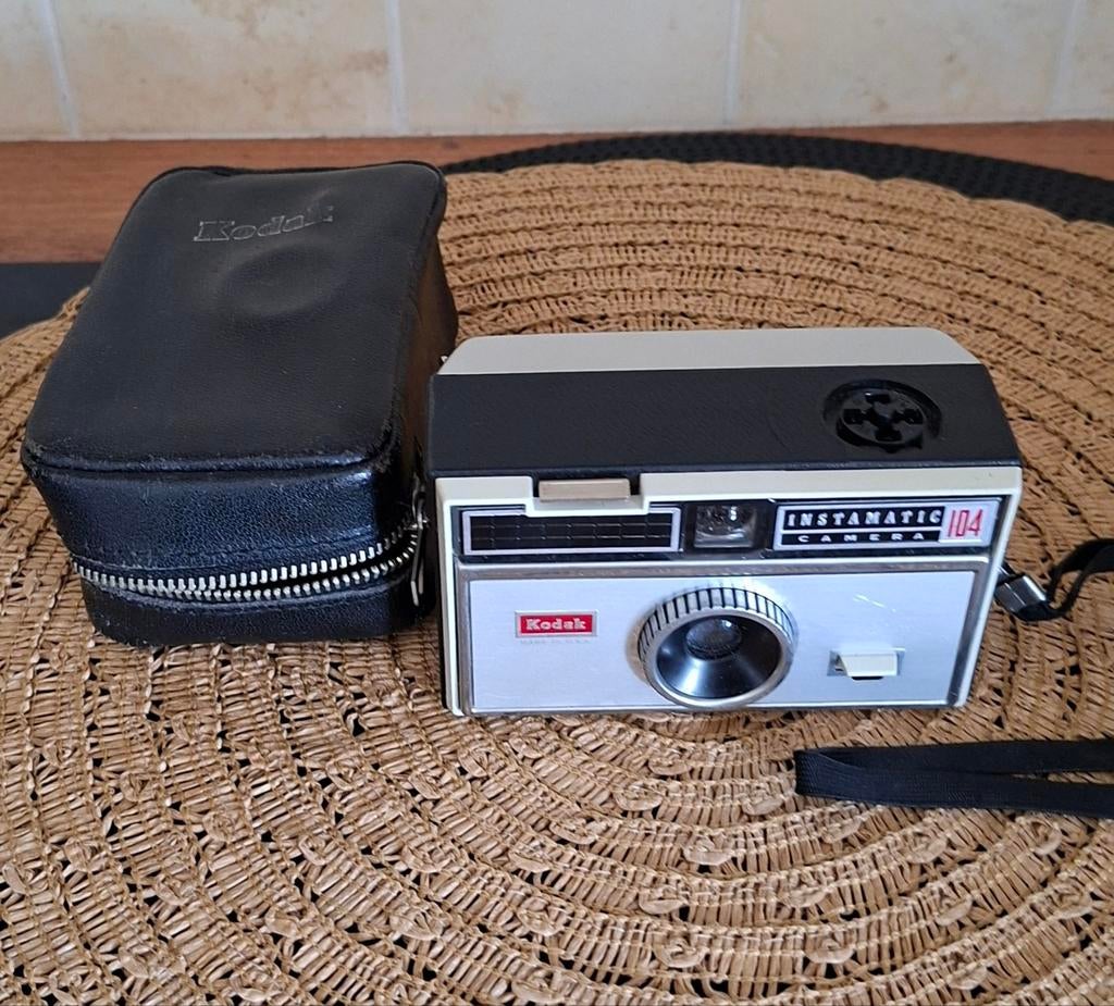 Camera Kodak Instamatic 104 met tasje, Audio, Tv en Foto, Fotocamera's Analoog, Ophalen of Verzenden, Compact, Kodak