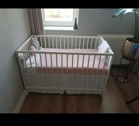 IKEA GULLIVER Babybedje wit 60x120 cm, Kinderen en Baby's, Babywiegjes en Ledikanten, Ophalen of Verzenden, Gebruikt, Ledikant