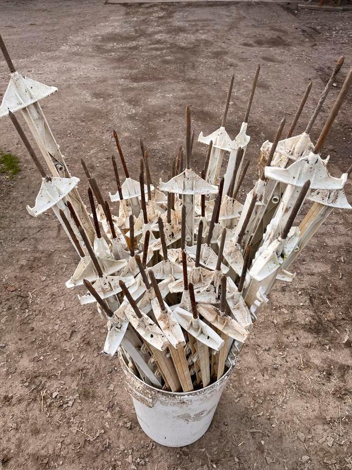 Prikpaaltjes meer dan 50 stuks, Dieren en Toebehoren, Paarden en Pony's | Overige Paardenspullen, Gebruikt, Overige soorten, Ophalen of Verzenden