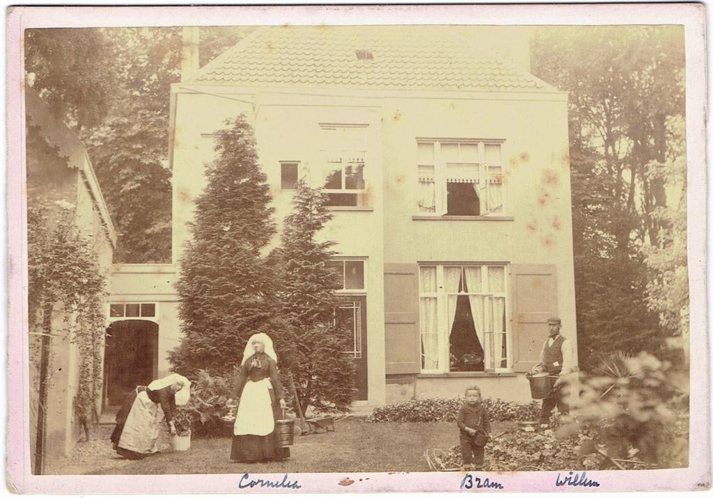 Kabinetfoto CDV personeel Burgemeesterwoning Mijnsheerenland, Gebruikt, Foto, Ophalen of Verzenden, Gebouw