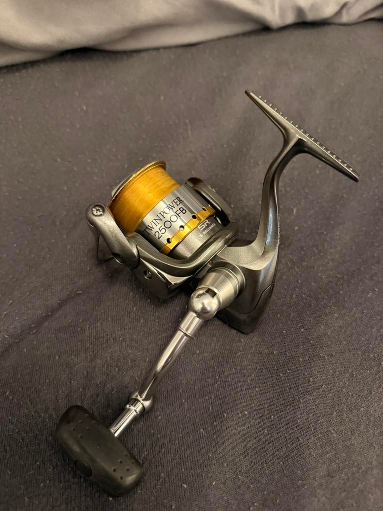 Shimano Twinpower 2500FB, Ophalen, Zo goed als nieuw, Molen
