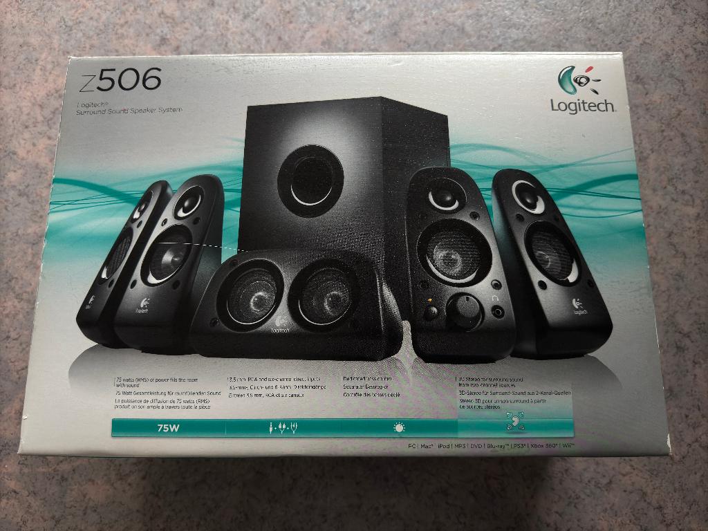 Logitech Z506 Surround Sound PC Speakers, Ophalen, Gebruikt, Audiokanaal 5.1, Logitech (speakers), Neovo (monitor)