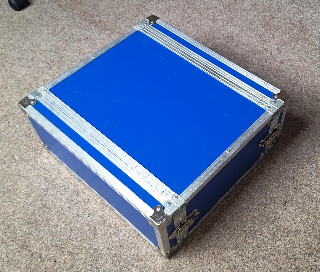 19 inch flightcase blauw, Muziek en Instrumenten, Behuizingen en Koffers, Ophalen, Gebruikt, Overige instrumenten, Flightcase