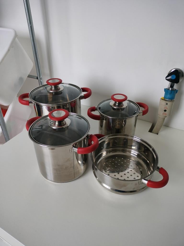 Pannenset voor camping of boot - zo goed als nieuw, Ophalen of Verzenden, Zo goed als nieuw