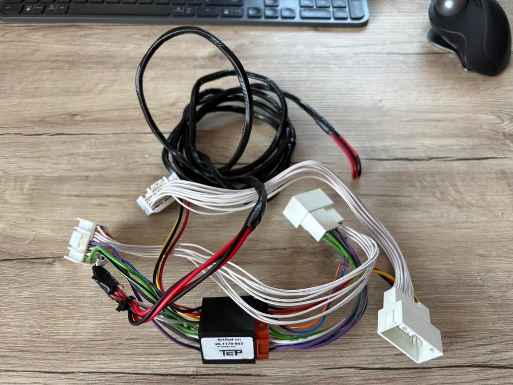 ISO koppeladapter Kia/Hyundai - voor bijv. subwoofer, carkit, Ophalen of Verzenden, Gebruikt