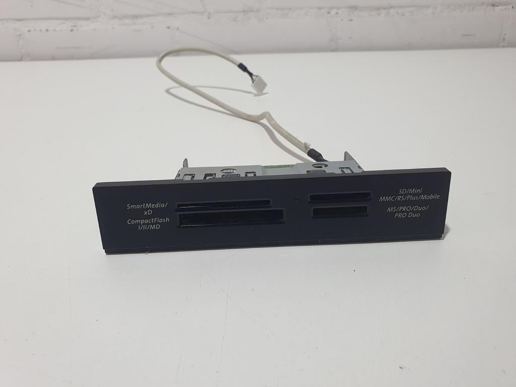 Interne Multi Card Reader3.5" Bay SD/CF/MS/xD USB Header, ., Ophalen of Verzenden, Zo goed als nieuw, .