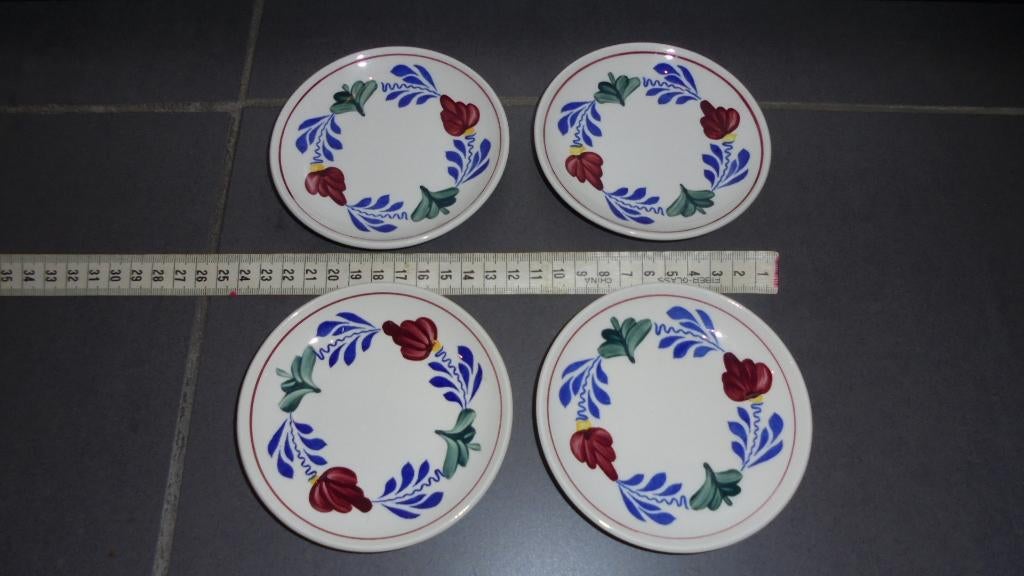 4 boerenbont kleine bordjes. boch, Huis en Inrichting, Keuken | Servies, Ophalen of Verzenden, Zo goed als nieuw, Bord(en), Aardewerk