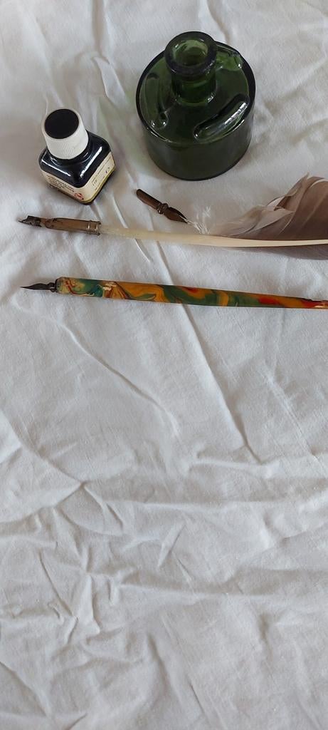 Vintage,3 kroontjes pennen,inktpotje,en vol oostindiche inkt, Ophalen of Verzenden, Balpen, Overige merken