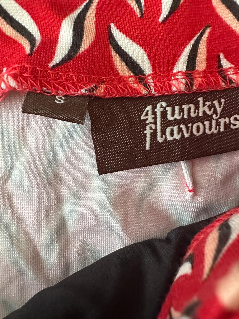 4funkyflavours rok M, Zwart, Ophalen of Verzenden, Zo goed als nieuw, Onder de knie