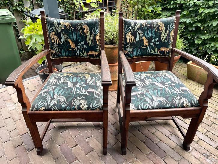 2 Antieke eikenhouten  stoelen met jungleprint, Antiek en Kunst, Antiek | Meubels | Stoelen en Banken, Ophalen