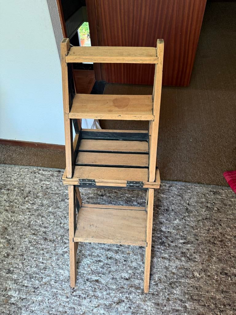 Vintage houten trapstoel / bibliotheekstoel ophalen BREDA, Huis en Inrichting, Ophalen, Gebruikt, Bruin, Eén