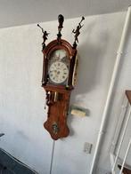 Antieke Friese Staartklok met Handgeschilderde Wijzerplaat, Antiek en Kunst, Ophalen