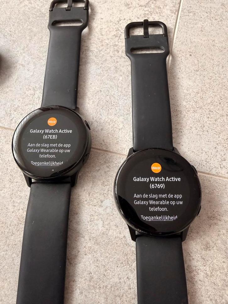 Samsung Galaxy Watch Active R500 - Zwart 2x, Sieraden, Tassen en Uiterlijk, Smartwatches, Gebruikt, Android, Zwart, Hartslag, Waterdicht