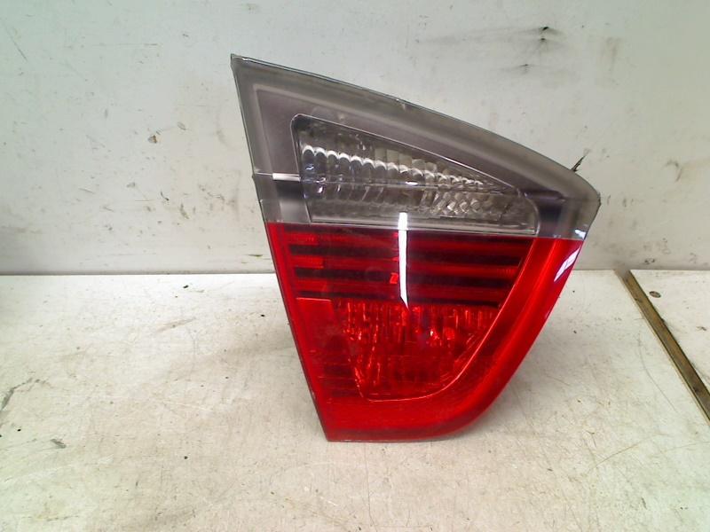 Achterlicht Links Binnen BMW 3 serie (E90) (2007-09/2011-10), Gebruikt, Petuelring 130, München 80809, , Duitsland, BMW, Bayerische Motoren Werke AG