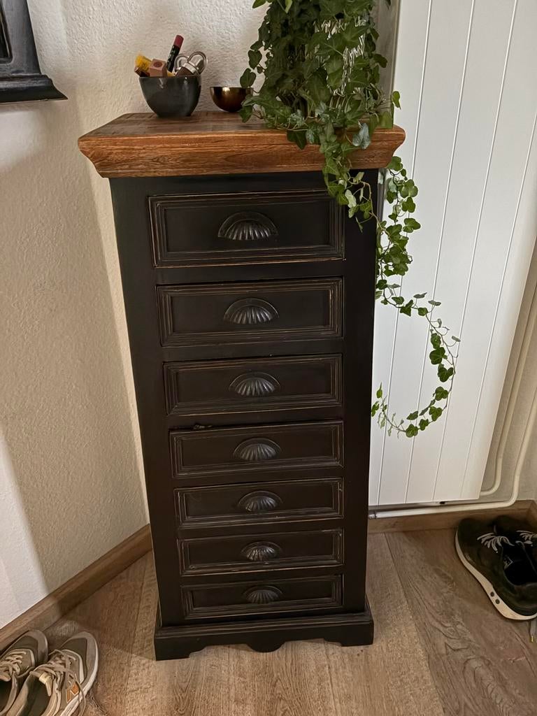 Zwarte landelijke ladekast en kapstok., Huis en Inrichting, Ophalen, 100 tot 150 cm, 5 laden of meer, Zo goed als nieuw