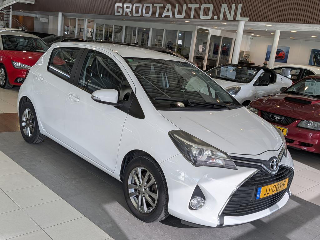 Toyota Yaris 1.3 VVT-i Aspiration Airco, Cruise Control, Stu, Auto's, Voorwielaandrijving, Euro 5, 4 cilinders, Wit