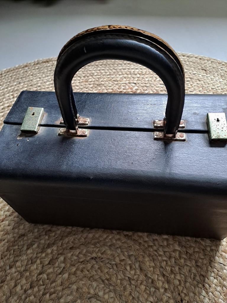 Vintage Toilet Reiskoffer - Originele Staat, Sieraden, Tassen en Uiterlijk, Koffers, Overige materialen, Gebruikt, Slot, Minder dan 50 cm