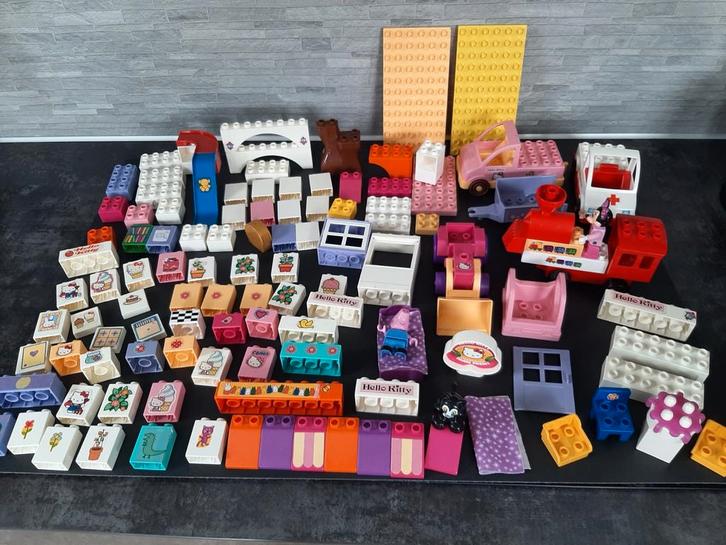 Grote berg van 120 onderdelen unico hello kitty "duplo", Kinderen en Baby's, Speelgoed | Duplo en Lego, Gebruikt, Losse stenen