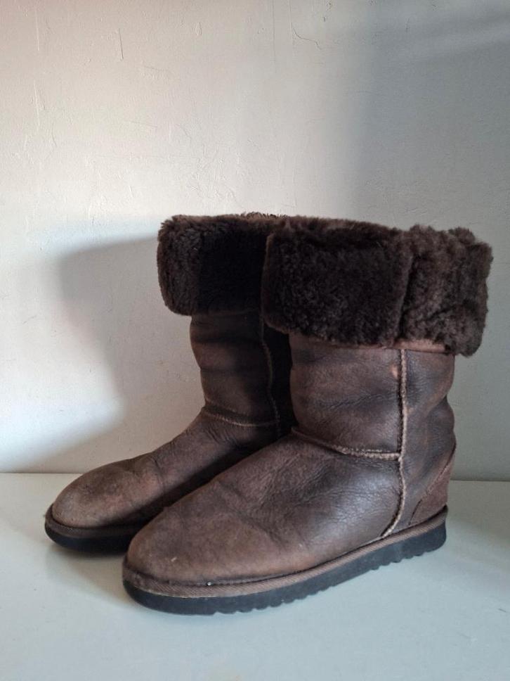 UGG Made in Australia hoge laarzen - Donkerbruin - Maat 41, Kleding | Dames, Schoenen, Zo goed als nieuw, Lage of Enkellaarzen