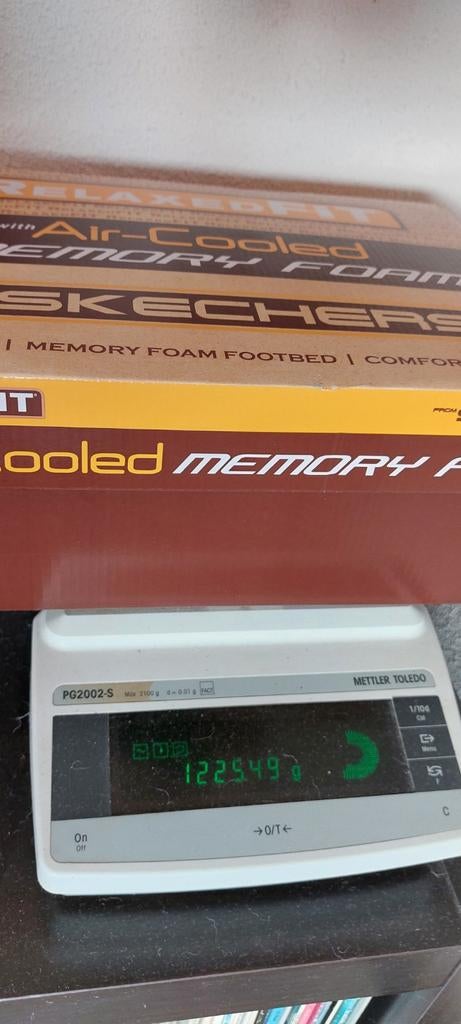 Doos postzegels wereld mix 1200gram, Ophalen of Verzenden, Nederland en Buitenland