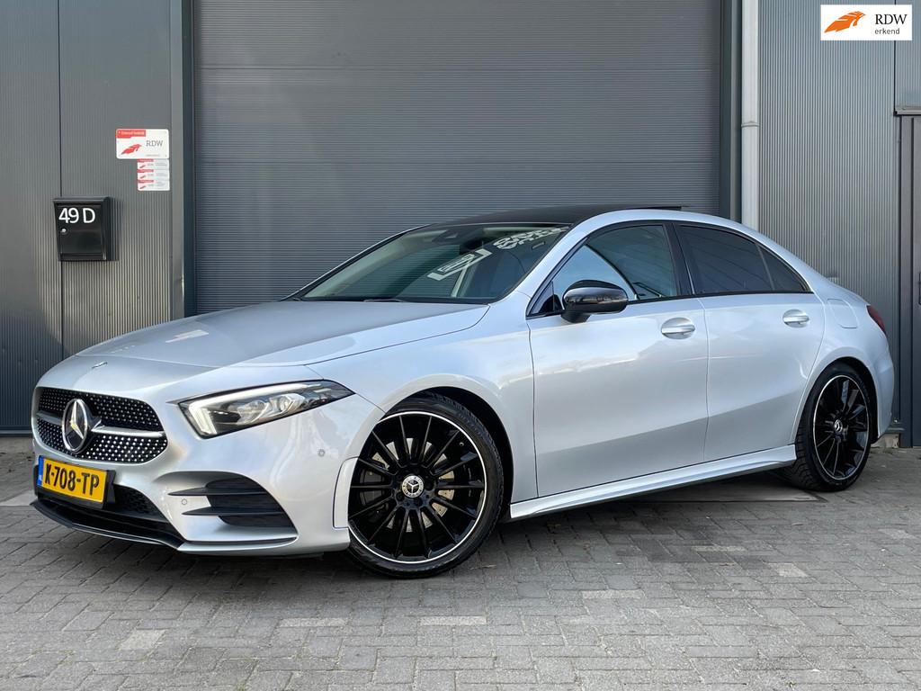 Mercedes-Benz A-klasse 220 Premium Plus AMG PANO SFEER BURME, Auto's, Mercedes-Benz, 730 kg, Gebruikt, 1365 kg, 1600 kg