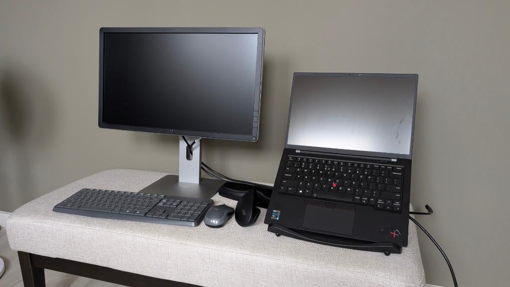 Thuiswerkset Dell Monitor, Keyboard en Muis, Laptopstandaard, Computers en Software, Monitoren, Ophalen, IPS, Full HD, Zo goed als nieuw