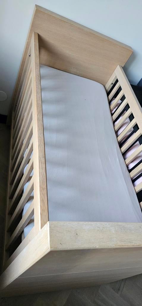 Zware ledikant en commode, Ophalen of Verzenden