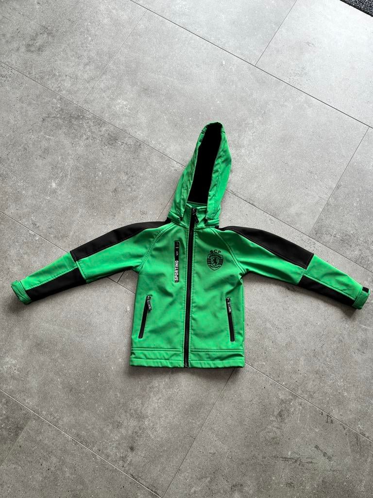 Sporting Portugal softshell jas maat 116, Kinderen en Baby's, Kinderkleding | Maat 116, Ophalen, Zo goed als nieuw, Jas