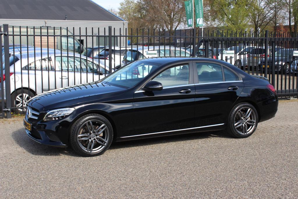 Mercedes-Benz C-klasse C180 Automaat, 18", trekhaak, digitaa, Auto's, Mercedes-Benz, Zwart, Origineel Nederlands, Sedan, 16 km/l