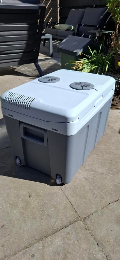 Tristar koelbox 220v en 12v aansluiting, Ophalen, Elektrisch