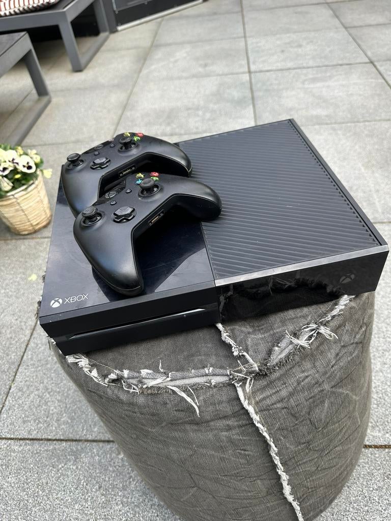 Xbox one 500gb, Spelcomputers en Games, Spelcomputers | Xbox One, Xbox One, Met 2 controllers, Ophalen of Verzenden, 500 GB
