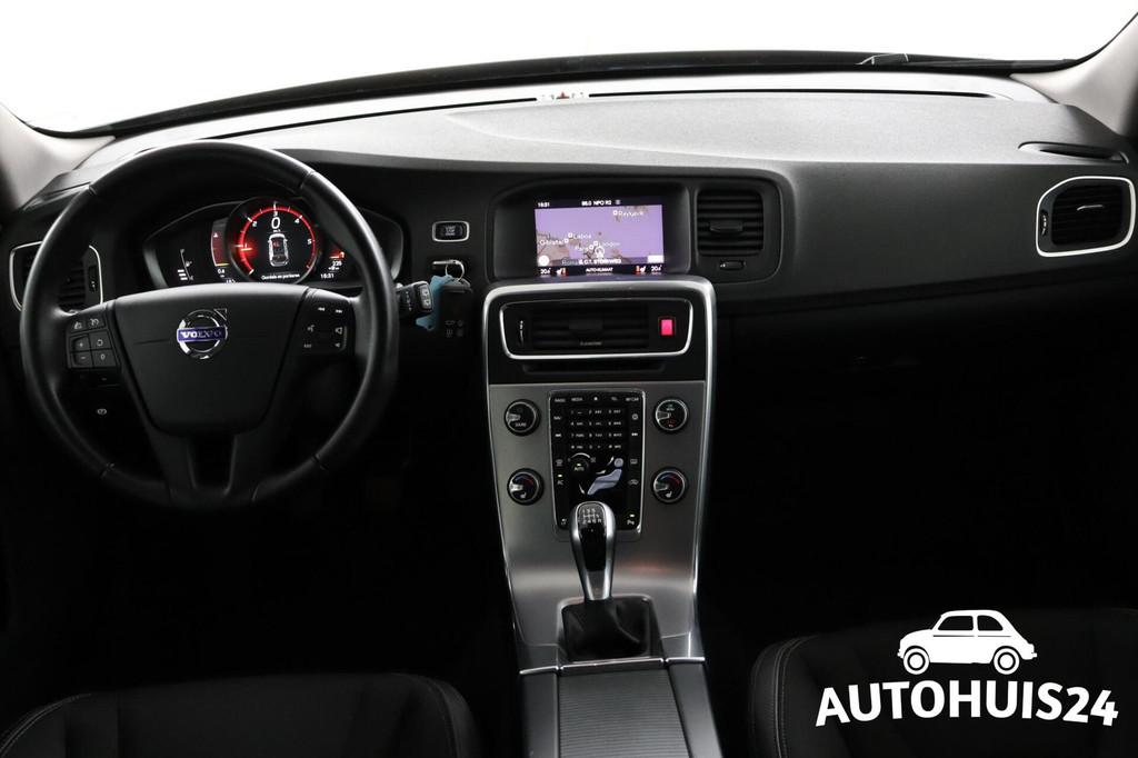 Volvo V60 2.0 D3 Momentum 150pk bj2017 PDC|NAVI|TREKHAAK, Auto's, Volvo, Voorwielaandrijving, Gebruikt, 4 cilinders, Leder en Stof
