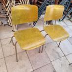Set van 2 vintage retro stoelen , stapelstoelen, Ophalen, Vijf, Zes of meer stoelen