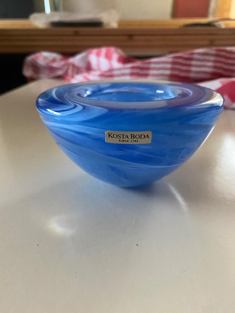 Kosta Boda Atoll, Ophalen