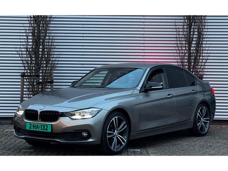 BMW 3-serie 318i Luxury Line Leder / 19"LMV / GARANTIE, Auto's, BMW, Bedrijf, Te koop, 3-Serie, ABS, Airbags, Airconditioning