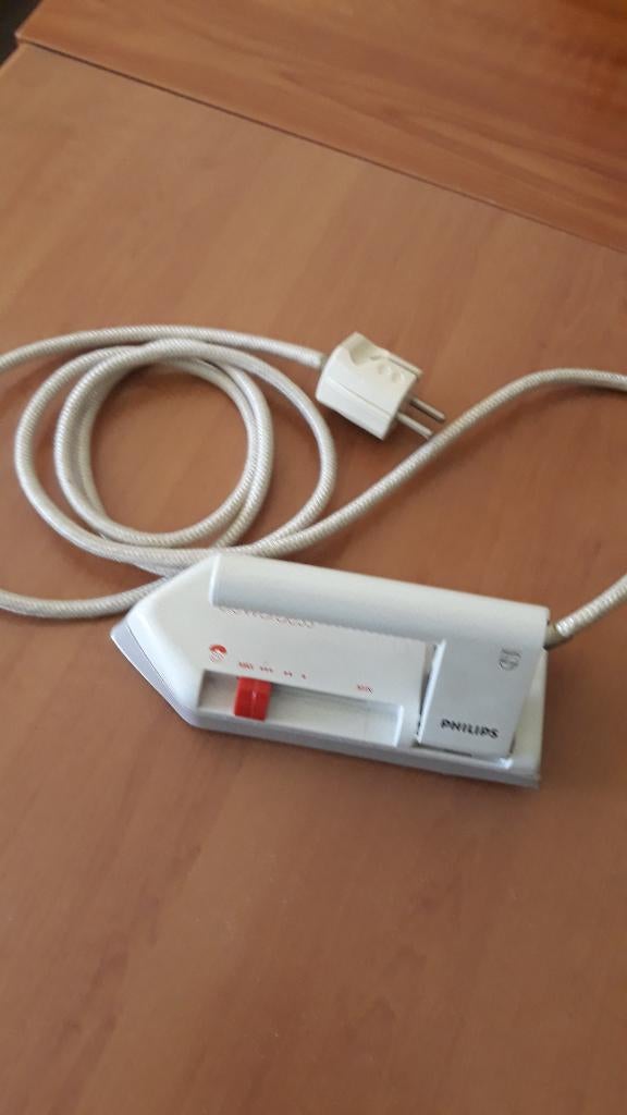reis strijkijzer merk Philips, Ophalen of Verzenden, Zo goed als nieuw, Strijkijzer met snoer