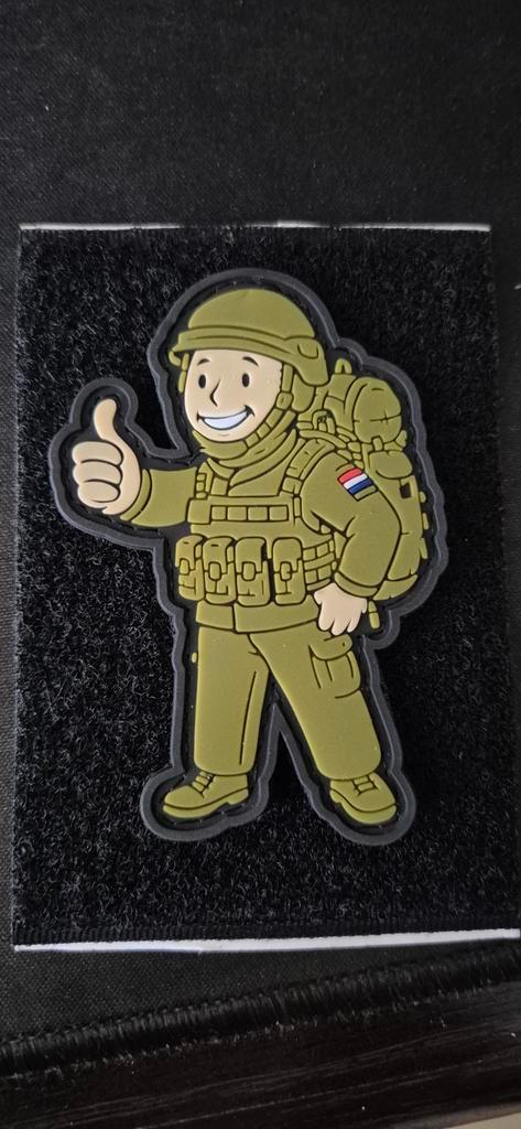 Fallout PVC Patch - Nederlandse Soldaat, Verzamelen, Militaria | Algemeen, Ophalen of Verzenden