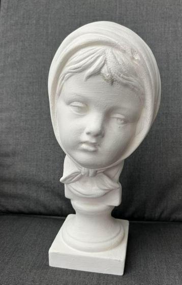 Heel veel leuk Brocante Spul. Van Steen/ Porselein/ Riet etc beschikbaar voor biedingen