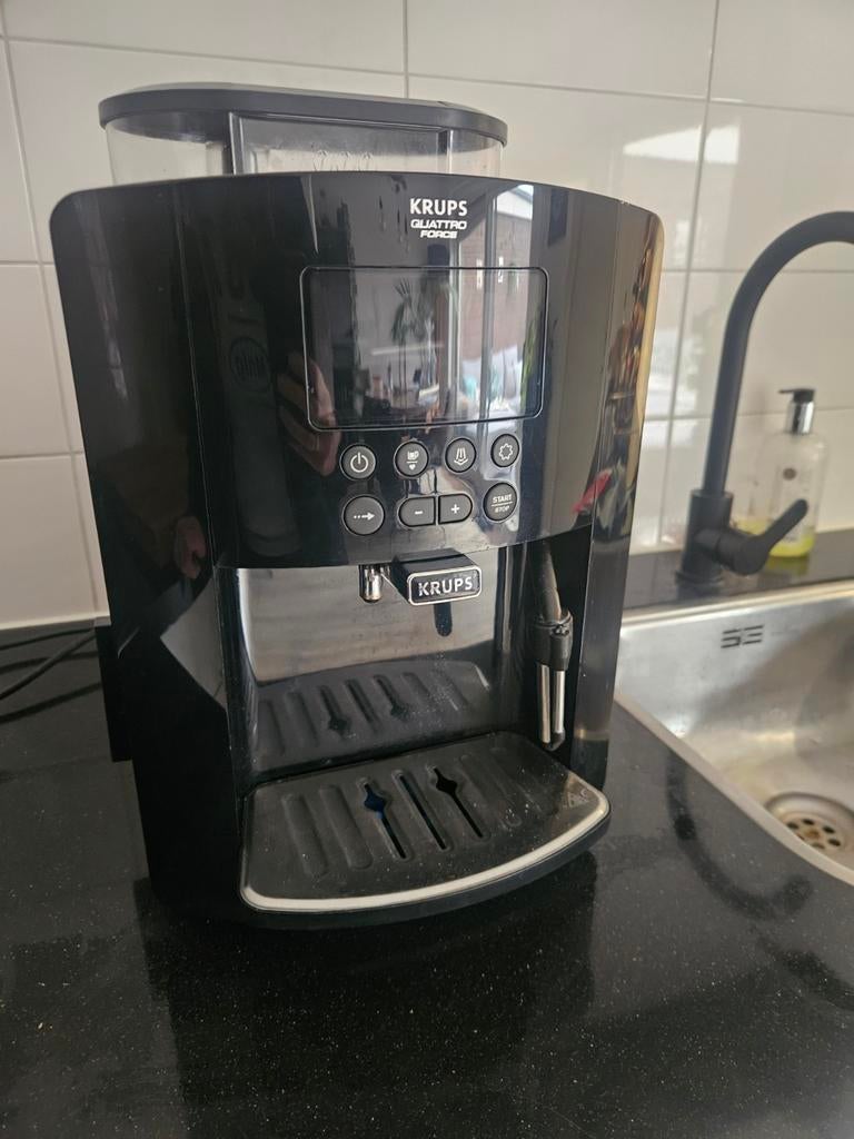 Krups Quattro Force Koffiemachine, Witgoed en Apparatuur, Koffiezetapparaten, Gebruikt, Gemalen koffie, Koffiebonen, Koffiemachine