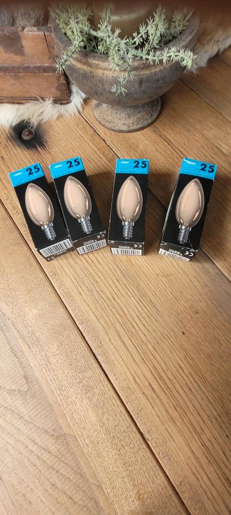 4 stuks Kaarslampen flame, 25 watt, Huis en Inrichting, Lampen | Losse lampen, Gebruikt, Gloeilamp, Minder dan 30 watt, E14 (klein)