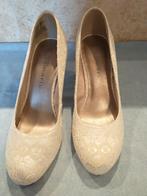 Sierlijke pumps maat 38, Ophalen of Verzenden, Zo goed als nieuw, Wit