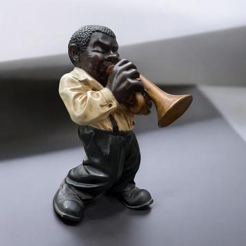 Vintage beeldje muzikant – trompettist in retro stijl beschikbaar voor biedingen