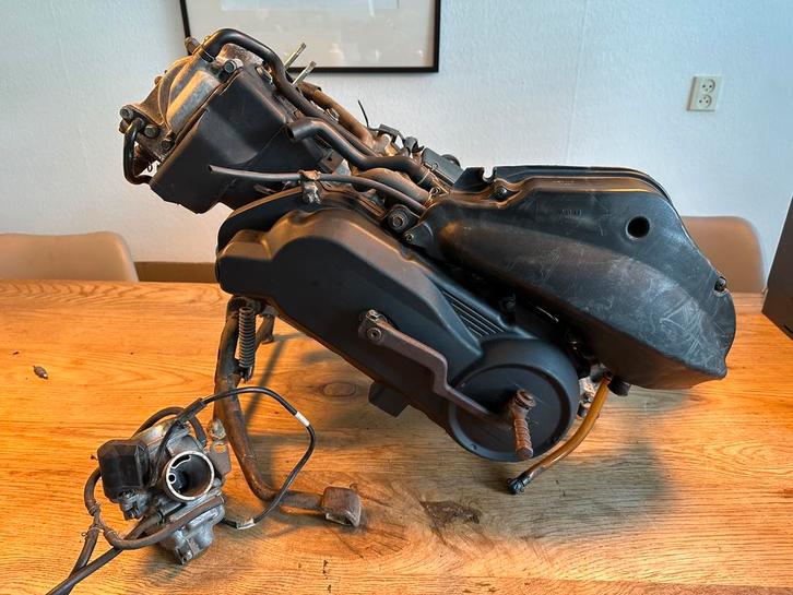 Sym Mio 100cc motorblok met carb, Fietsen en Brommers, Brommeronderdelen | Scooters, Gebruikt, SYM, Blok, Ophalen of Verzenden