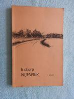 It doarp Nijewier - J. Walda, Boeken, Geschiedenis | Stad en Regio, Ophalen of Verzenden, 20e eeuw of later, Zo goed als nieuw