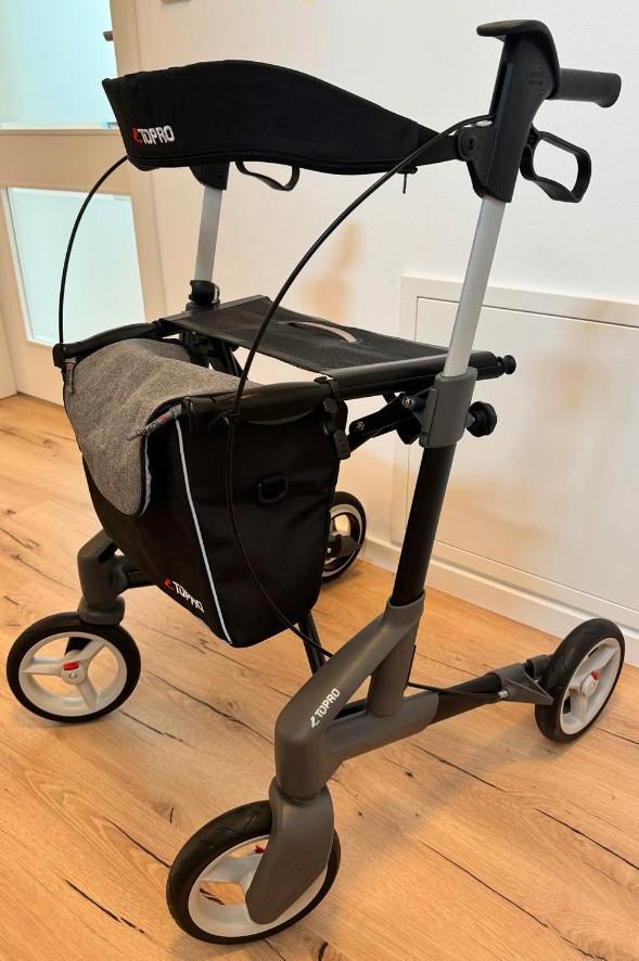 Prachtige zwarte TOPRO Troja 5G rollator! Small, Diversen, Rollators, Zo goed als nieuw, Ophalen