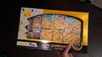 Pokémon Celebrations Pikachu V Union Special Collection Box, Hobby en Vrije tijd, Verzamelkaartspellen | Pokémon, Ophalen of Verzenden