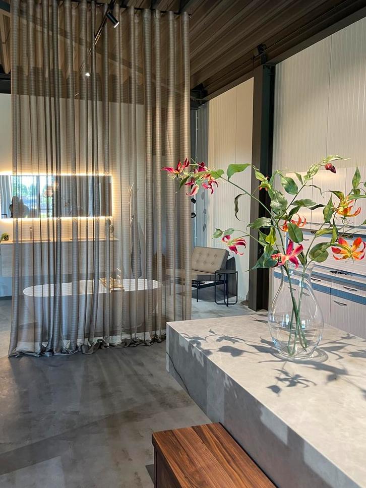 Hotel chique beige inbetweens op maat, Huis en Inrichting, Stoffering | Gordijnen en Lamellen, Nieuw, 200 cm of meer, 200 cm of meer